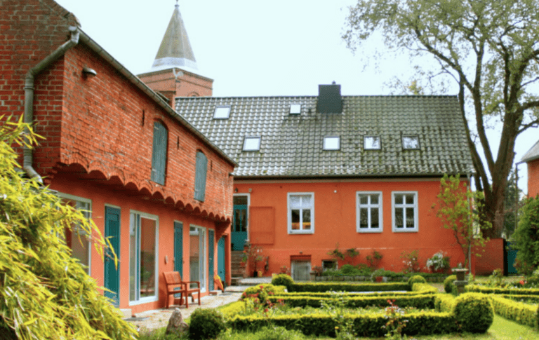 hof der stille innenhof 768x485