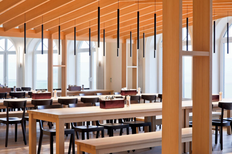 94ecc240 cc8f 400b ae7e 04c9e446c83d 768x512 1 2